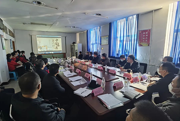 孙东深入乐鱼网页版制药有限责任公司主持召开现场